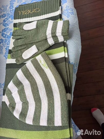 Комплект шапка, шарф и перчатки