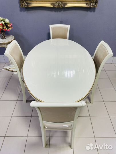 Столы и стулья