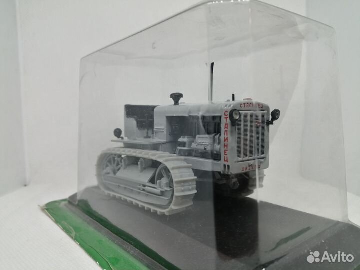 Модель Гусеничный трактор «Сталинец-65»