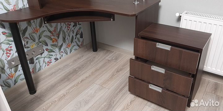 Компьютерный стол