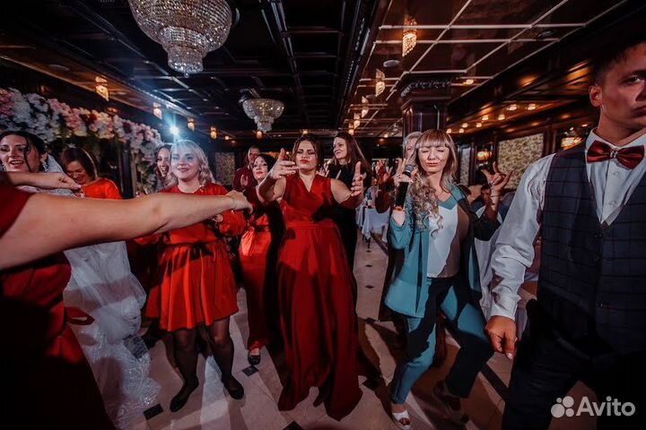 Ведущая/Тамада+DJ(свет, звук, экран, дым, фонтаны)