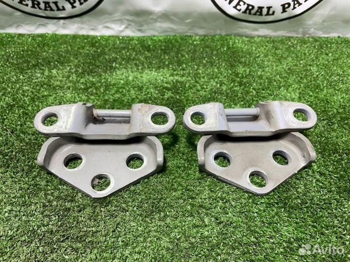 Петля двери багажника Toyota Land Cruiser Prado