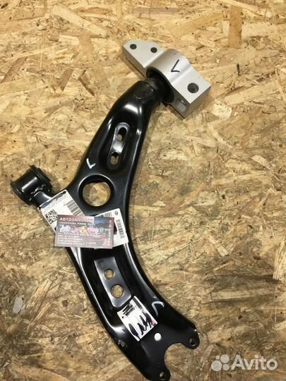 Рычаг передний левый Шкода Фольксваген