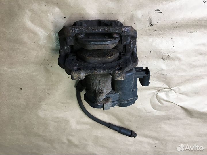 Суппорт задний левый BMW X3 F25 10-14