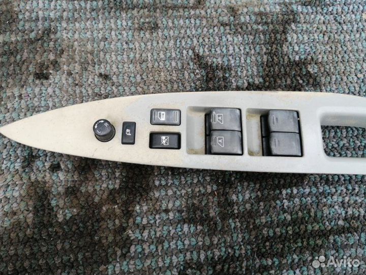 Блок управления стеклами передний правый Nissan