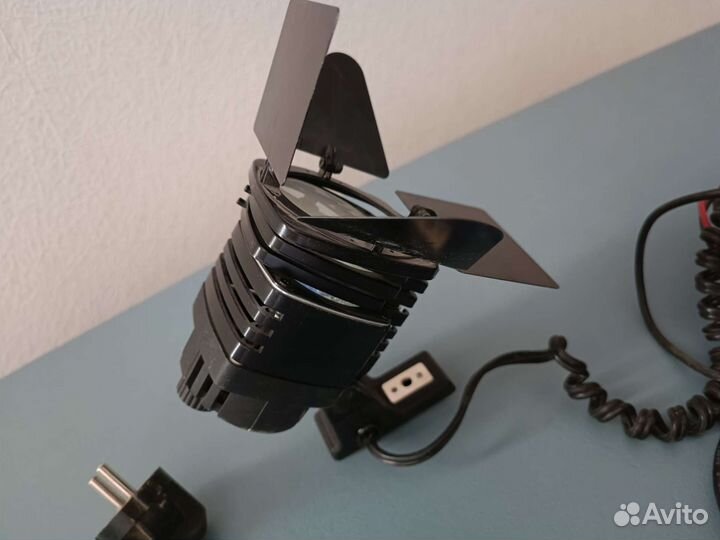 Галогеновый Фото- видеосвет Logocam Zoom Pro