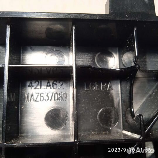 Настольная подставка под телевизор