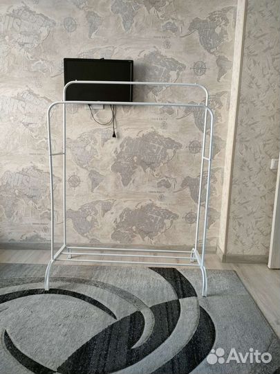 Напольная вешалка