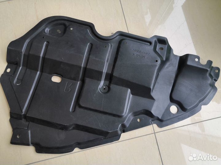 Защита двигателя перед бампер прав Toyota Camry 06