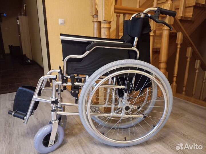Кресло коляска для инвалидов