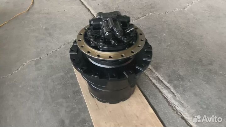 Бортовая (Редуктор хода) Хитачи 240-3 с мотором-28