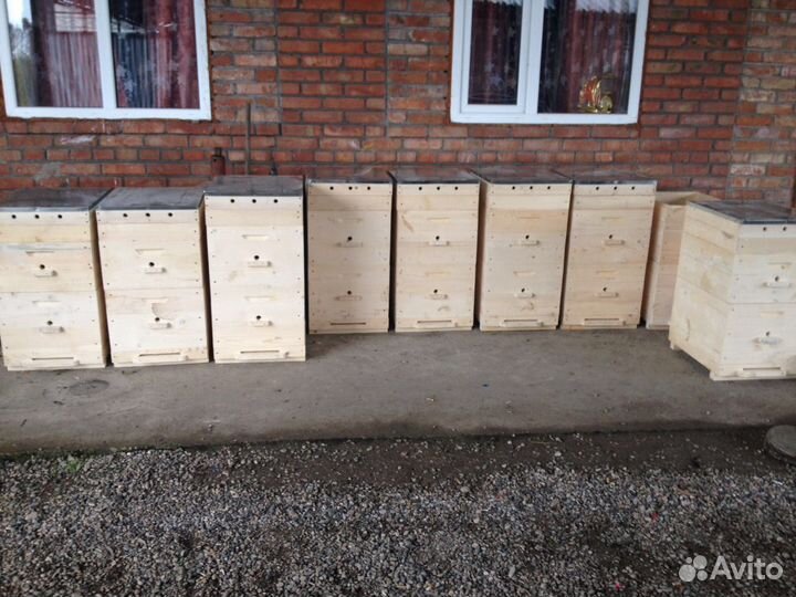 Улей для пчел на 10 рамок Дадана Блатта. Дерево