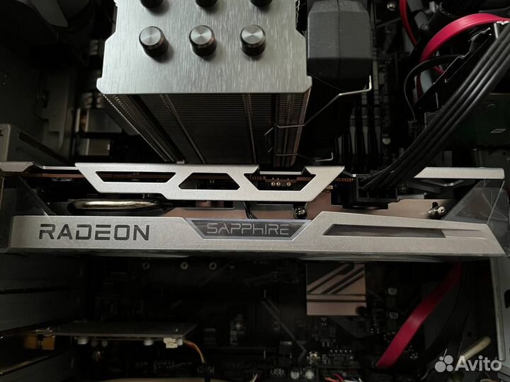 Sapphire AMD Radeon RX 6600 XT nitro+ gaming OC