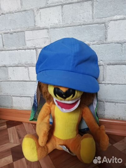 Кепка Reima защитой для плечь