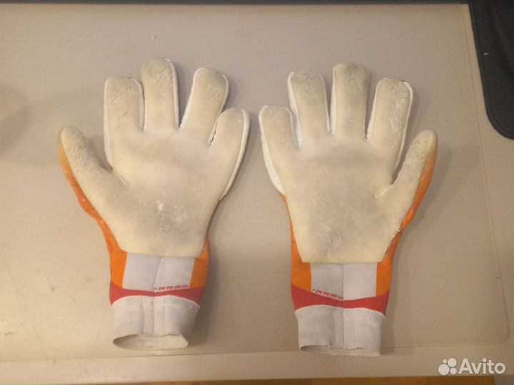 Вратарские перчатки adidas