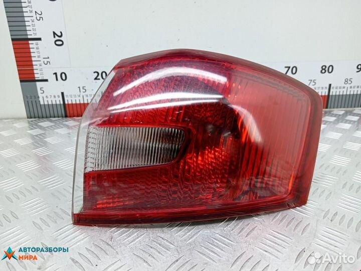 Фонарь задний правый Ford Kuga 2011