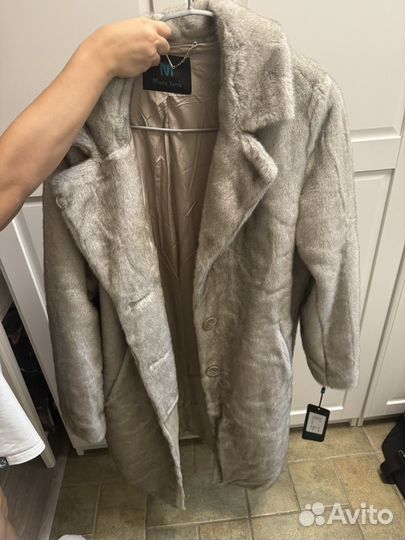 Шуба идет с ремешком