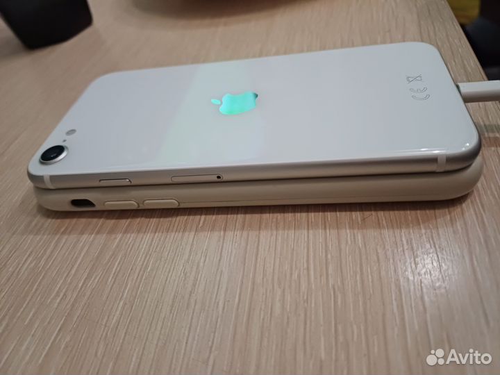 iPhone SE (2020), 64 ГБ