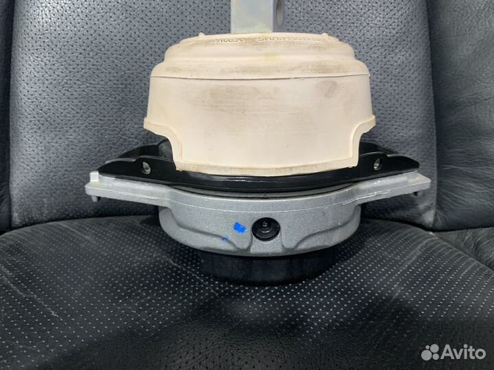 Опора двигателя mercedes