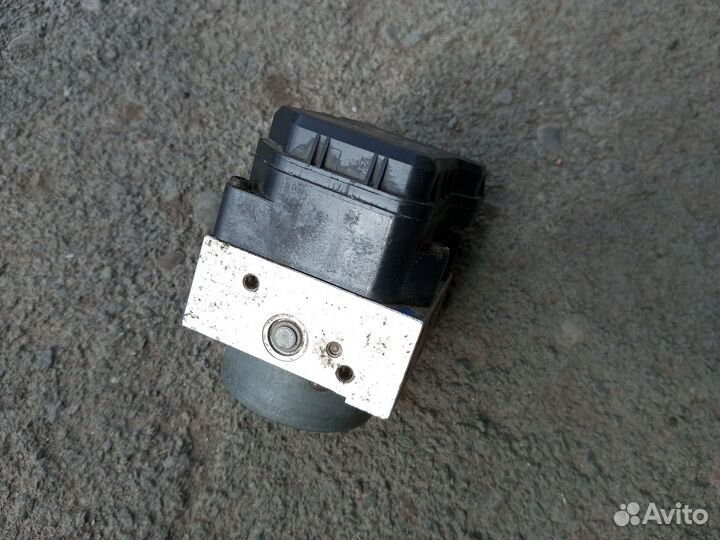 Блок ABS (левый руль) Toyota Corolla 150