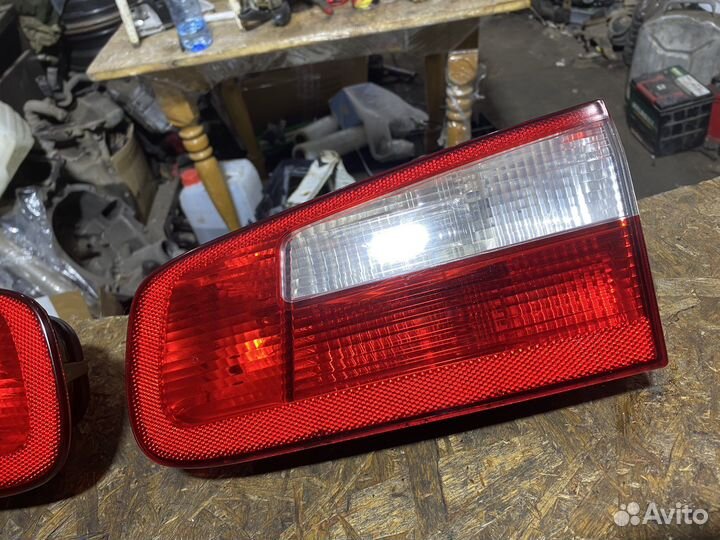 Задний фонарь в крышку багажника renault laguna 2