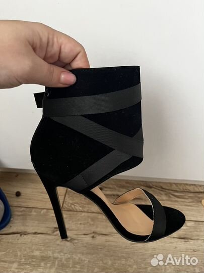 Босоножки 39