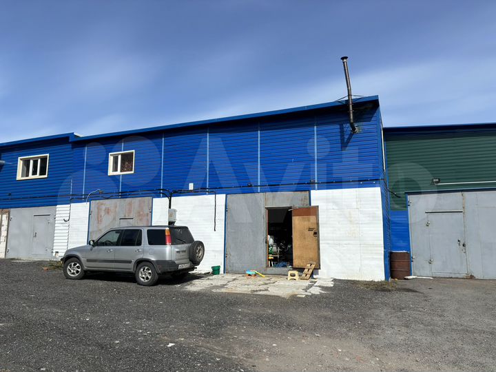 Гараж, > 30 м²