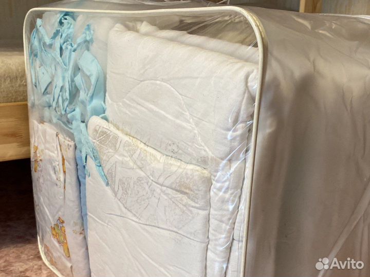 Комплект в детскую кроватку с балдахином