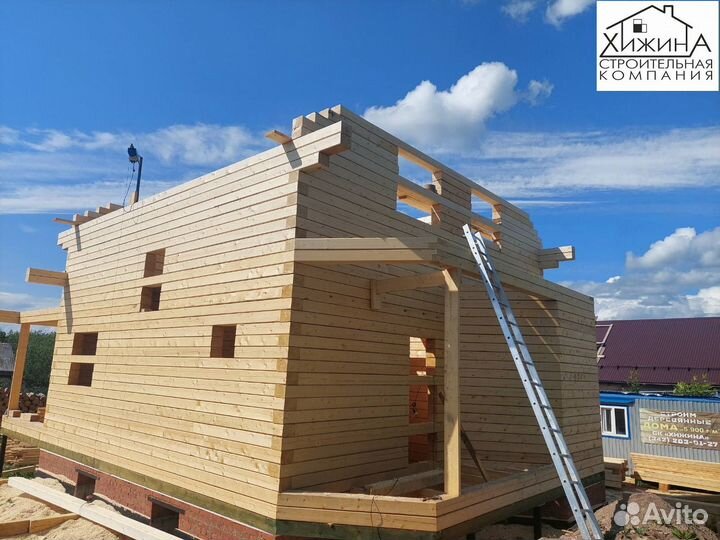 Дома срубы 9х9 из бруса с крыльцом и террасой