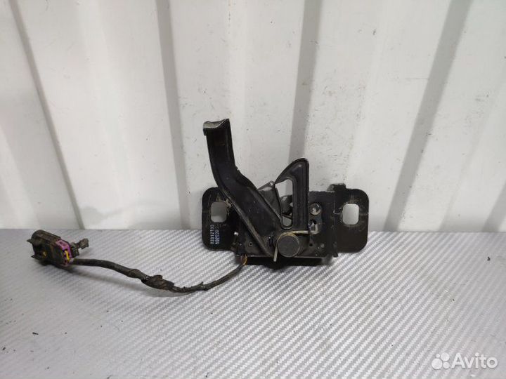 Замок капота передний Opel Astra J A16LET 2009