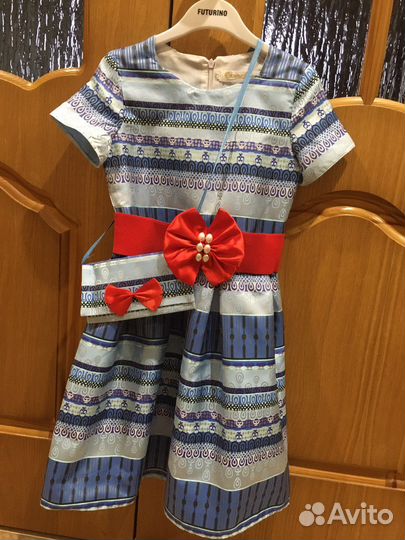 Платье для девочки для праздника,размер 128
