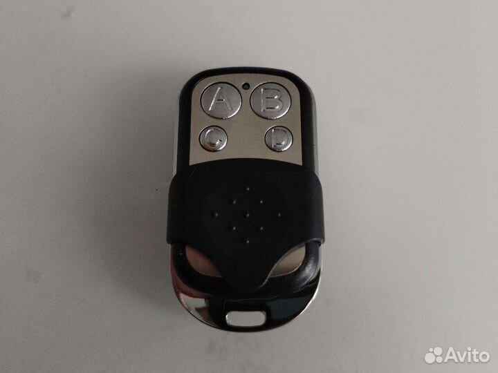 Универсальный пульт от шлагбаума от ворот