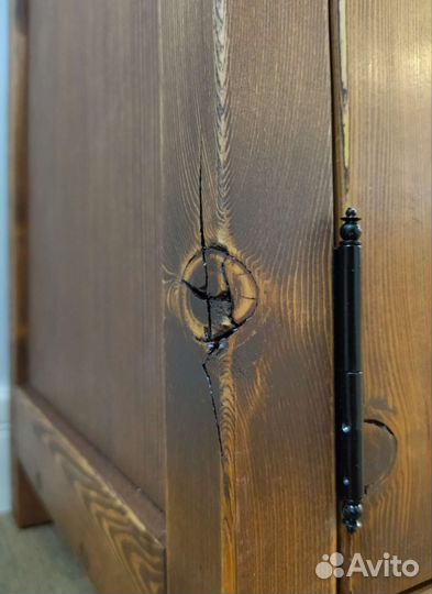 Тумба под телевизор из массива