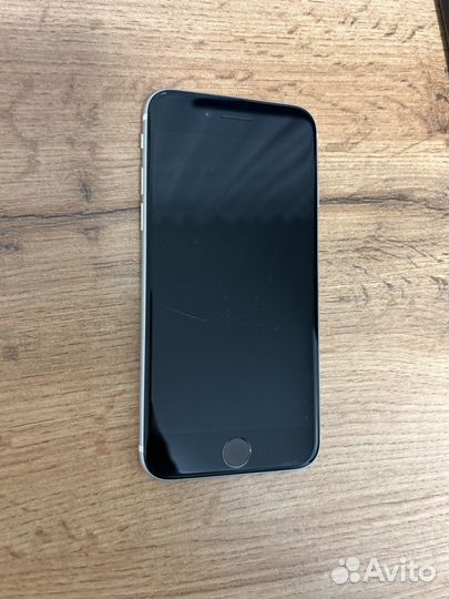 iPhone SE, 128 ГБ