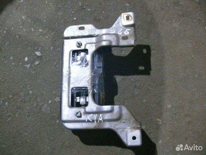 Плафон салона Kia Rio 3