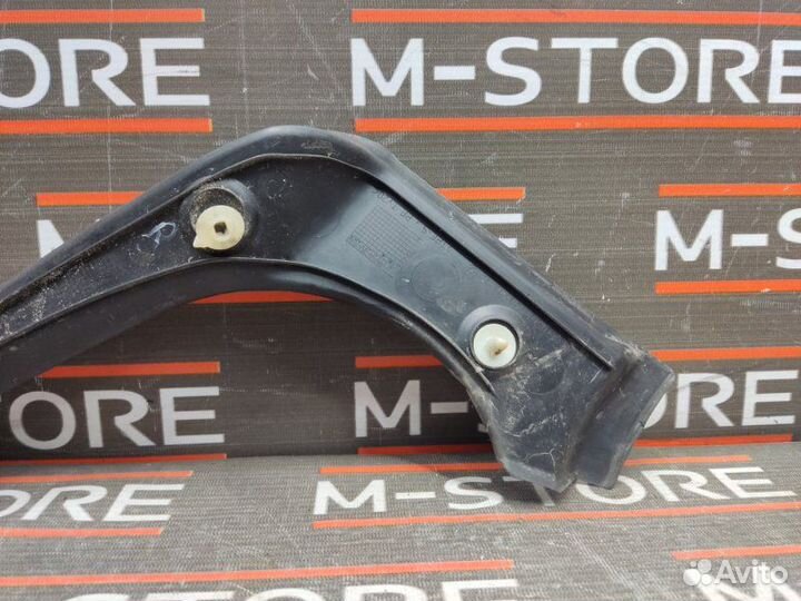 Водосток багажника правый Bmw 6-Series E63 N62B44A