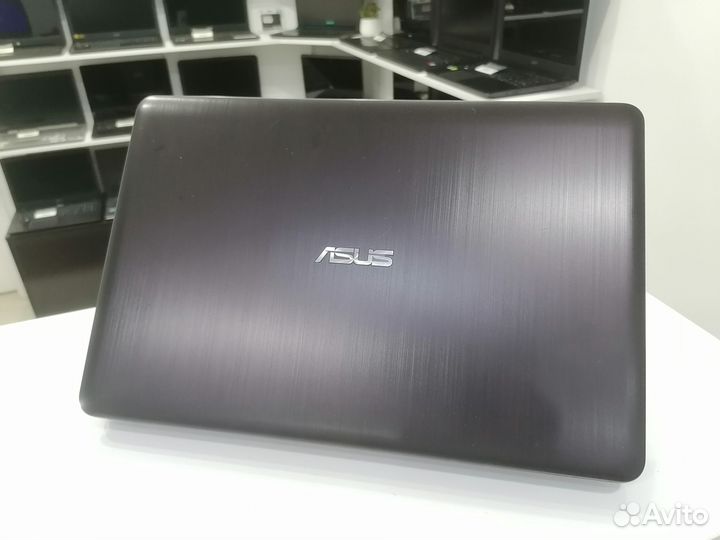 Asus i5-7200/8gb/nvidia 920mx/ssd 240gb