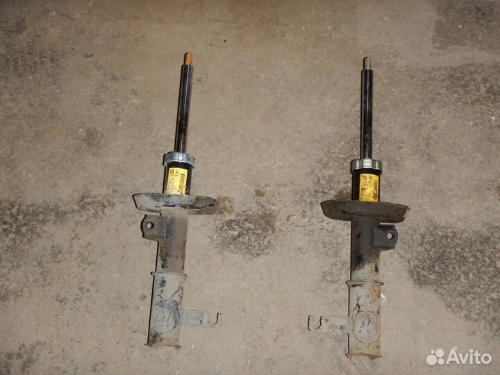 Стойки передние Chevrolet Cruze / Opel Astra J