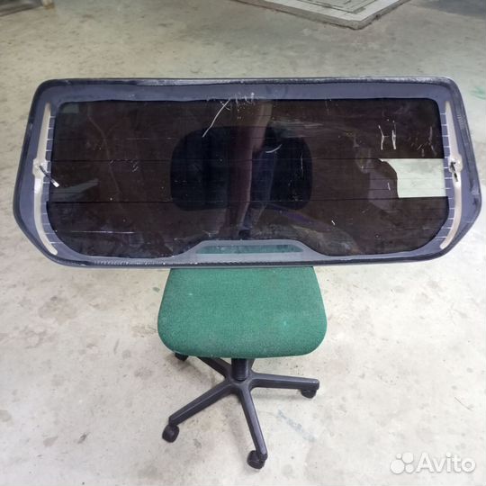 Заднее стекло Opel Zafira a