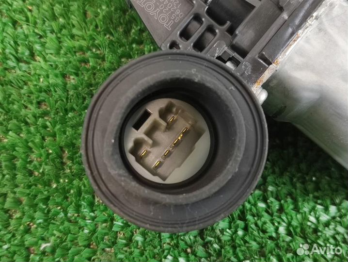 Стеклоподъемник задний правый Lexus GS 450H 2007