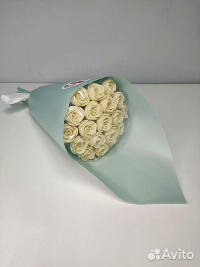 Розы из Белого Шоколада - 19 шт в Букете