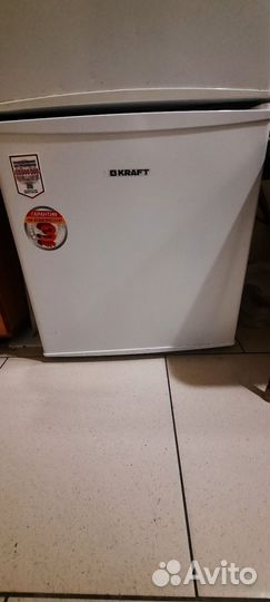 Минихолодильник с морозильной бу
