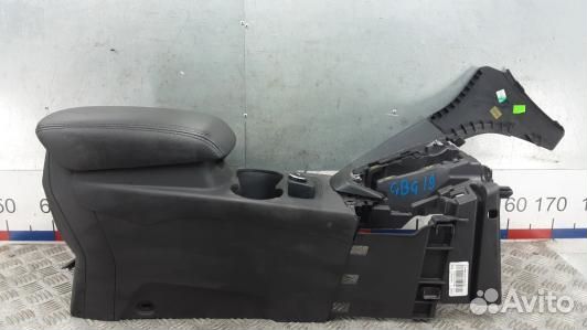 Подлокотник центральный ford focus 3 (GBG19IX01)