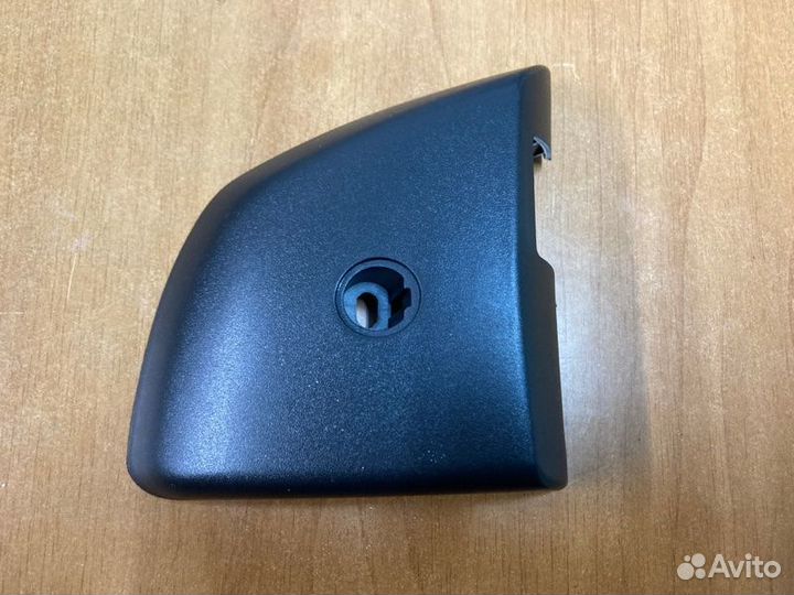 Заглушка стойки зеркала левая Man Tgs Tgx