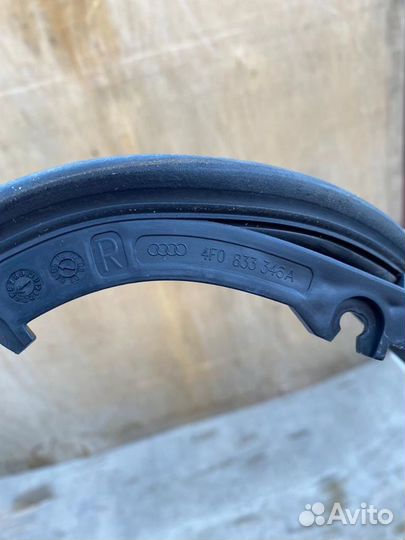 Уплотнительная резинка задней правой двери Audi A6