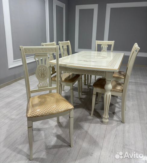 Стол и стулья Кухонный стол