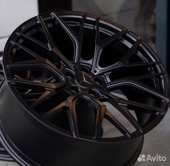 Кованые диски GT Forged R22 5x130 на Mercedes G