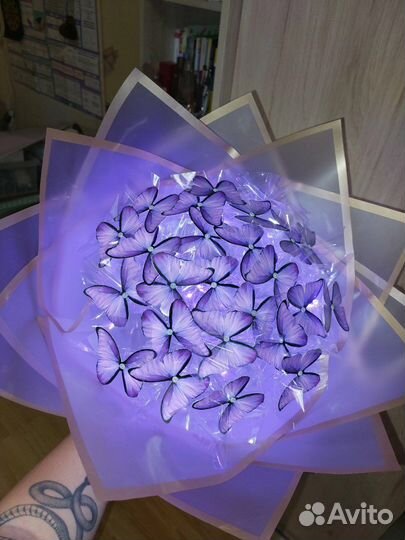 Букет из бабочек гипсофилой конфетами