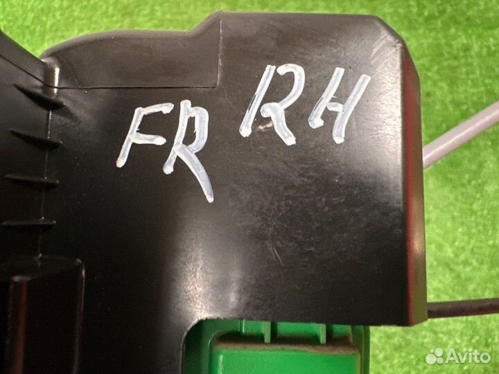 Замок двери передний правый Kia Rio 3 Ub 11-17