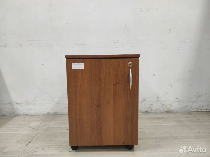 Тумба подкатная1 дверь,2 полки б/у 09011